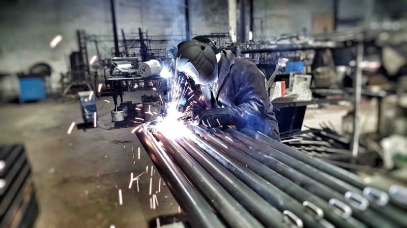 Какие материалы используют при изготовлении уличного спортивного оборудования в Владикавказе?